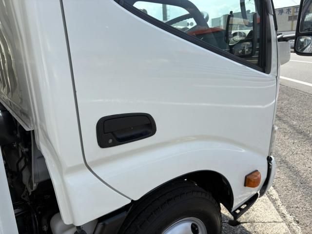 HINO DUTRO 2019 Image 31