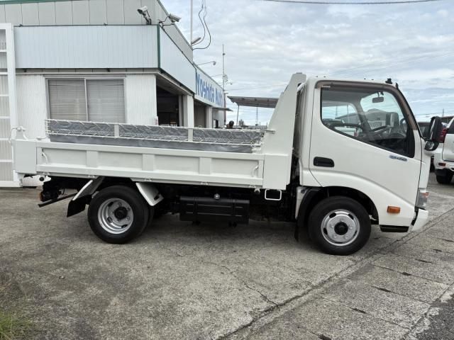 HINO DUTRO 2012 Image 31