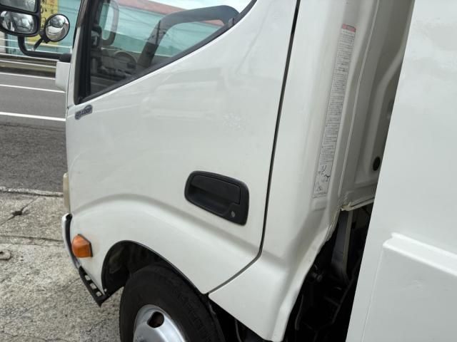 HINO DUTRO 2012 Image 31