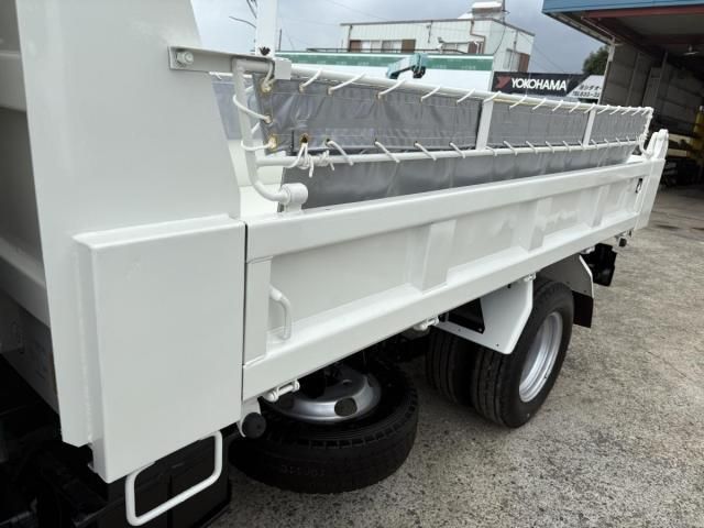 HINO DUTRO 2012 Image 31