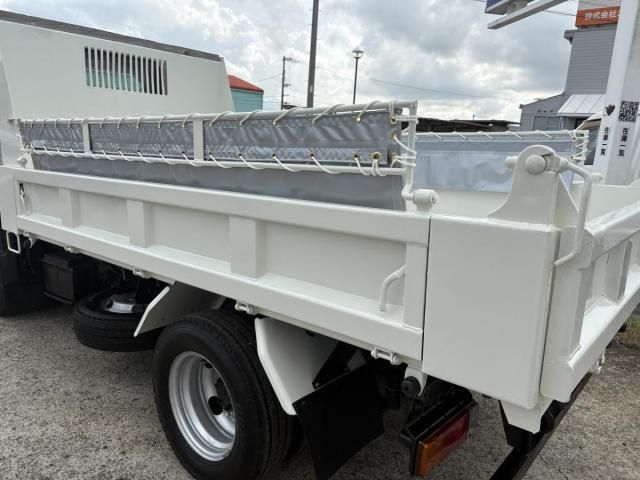 HINO DUTRO 2012 Image 31