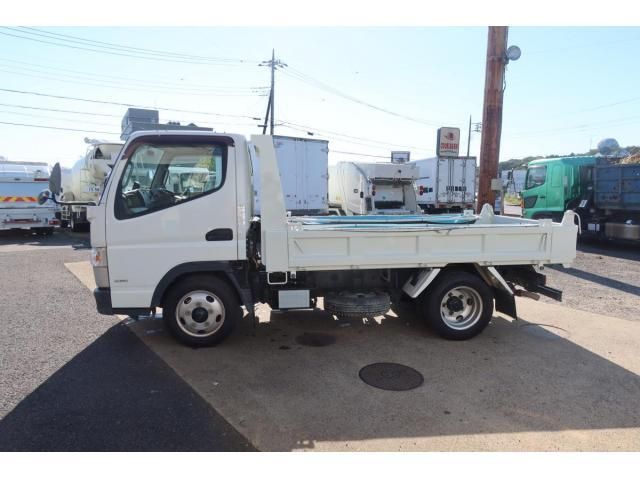 MITSUBISHI CANTER 2018 Image 31