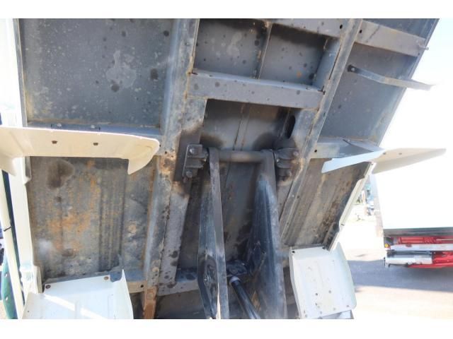 MITSUBISHI CANTER 2018 Image 31