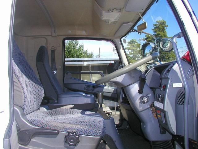 MITSUBISHI FUSOU FIGHTER 2014 Image 31