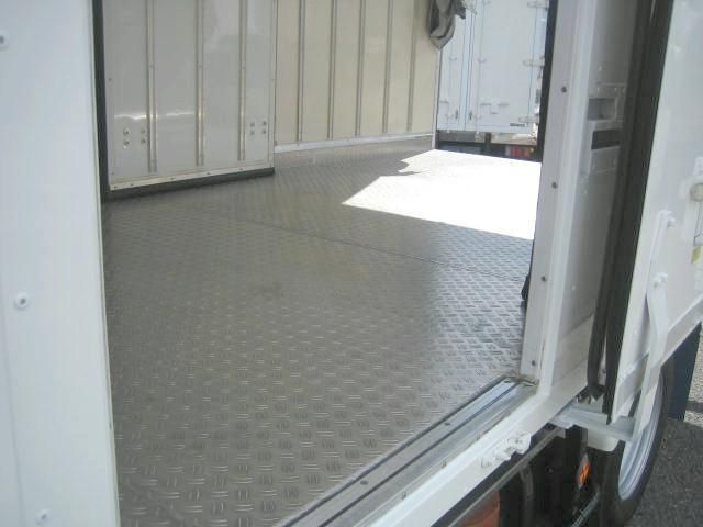 ISUZU ELF 2020 Image 31