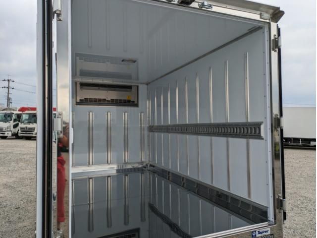 MITSUBISHI CANTER 2025 Image 31