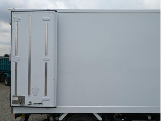 MITSUBISHI CANTER 2025 Image 31