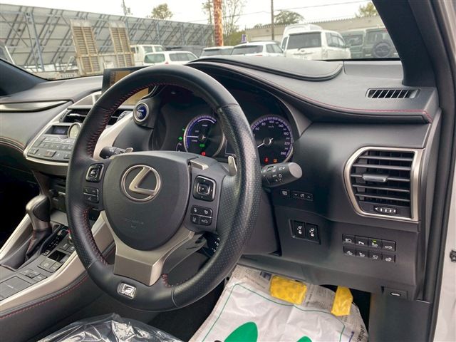 TOYOTA LEXUS NX300H AWD 2014 Image 31