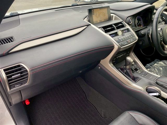 TOYOTA LEXUS NX300H AWD 2014 Image 31