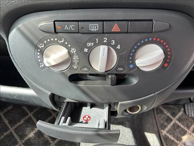 DAIHATSU MIRA GINO 2004 Image 31