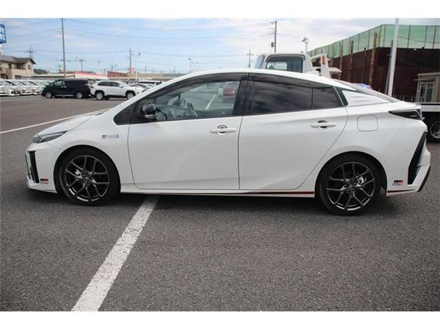 TOYOTA PRIUS PHV 2018 Image 31