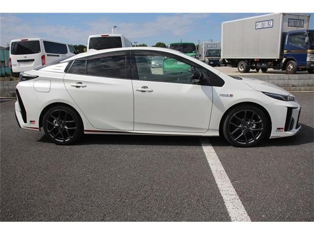 TOYOTA PRIUS PHV 2018 Image 31