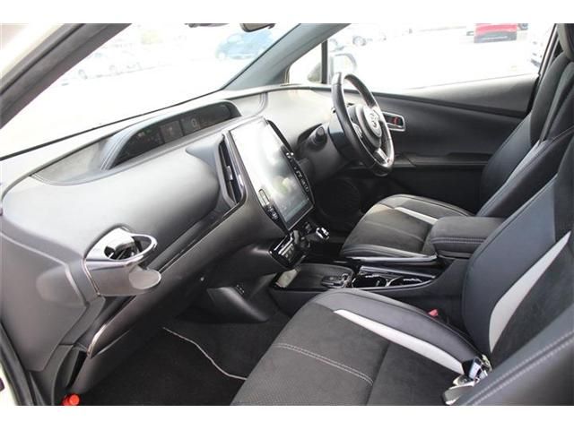 TOYOTA PRIUS PHV 2018 Image 31