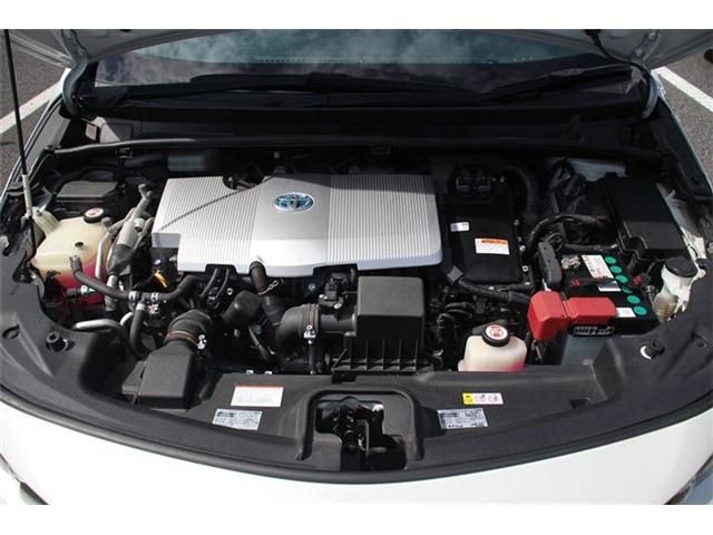 TOYOTA PRIUS PHV 2018 Image 31