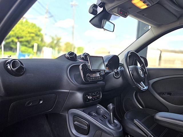 MCC SMART FORFOUR 2017 Image 31