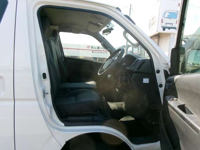 TOYOTA HIACE VAN 4WD 2016 Image 31