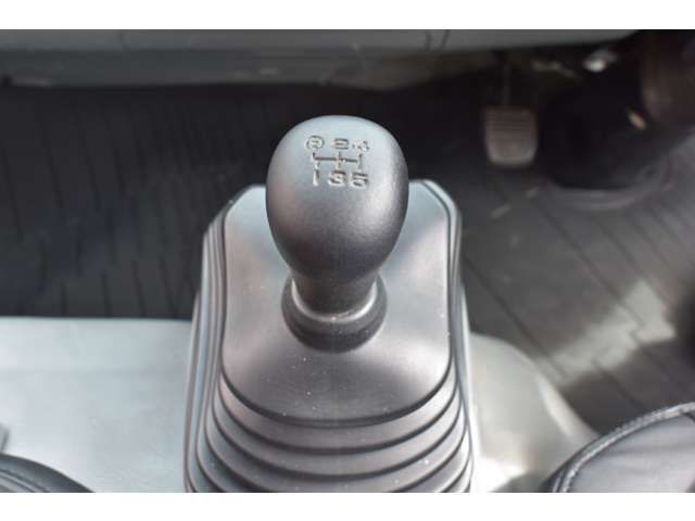 HINO DUTRO 2011 Image 31