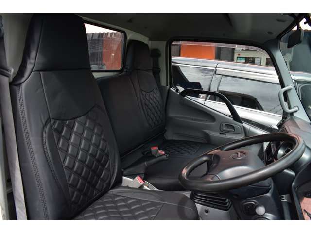 HINO DUTRO 2011 Image 31