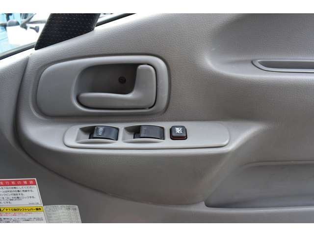 HINO DUTRO 2011 Image 31