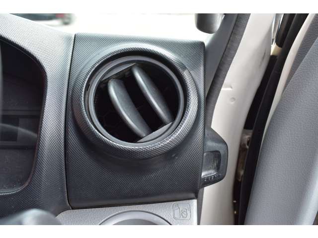 HINO DUTRO 2011 Image 31