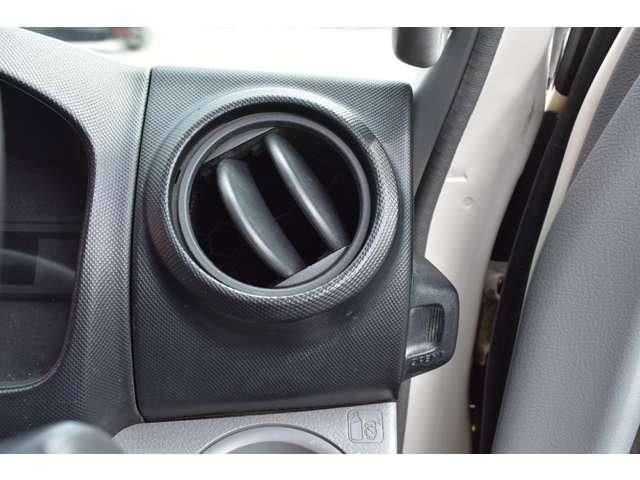 HINO DUTRO 2011 Image 31