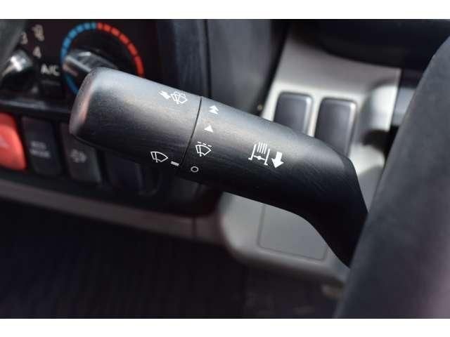 HINO DUTRO 2011 Image 31