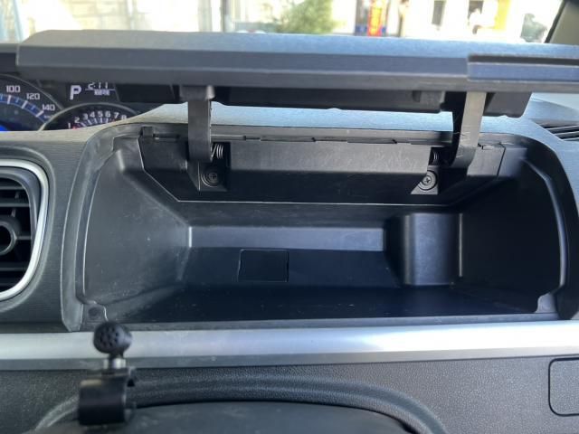 DAIHATSU TANTO CUSTOM 2015 Image 31