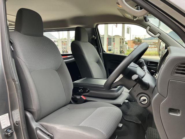 NISSAN CARAVAN VAN 1.2T 2WD 2023 Image 31