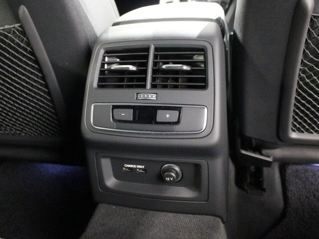 AUDI A4 AVANT 2022 Image 31