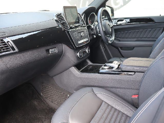 MERCEDES BENZ MERCEDES AMG GLE CLA 2017 Image 31