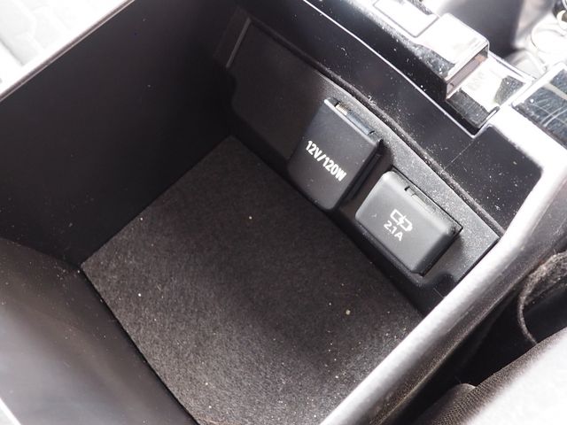 TOYOTA COROLLA SPORT HYBRID 2018 Image 31