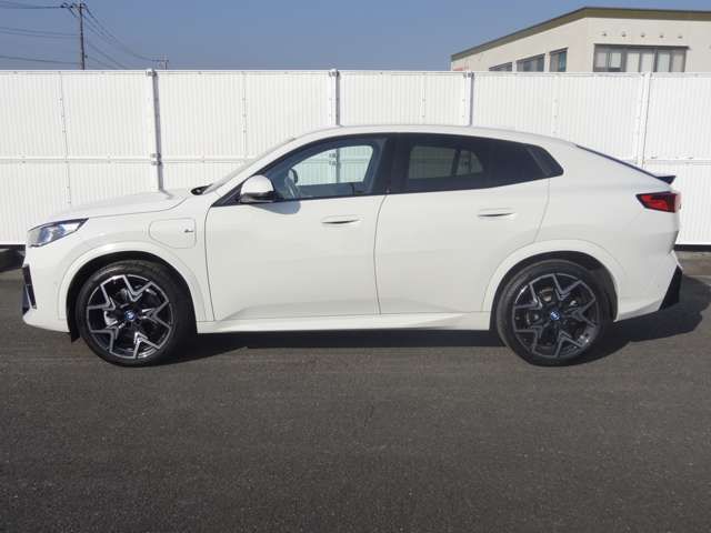 BMW IX2 2024 Image 31