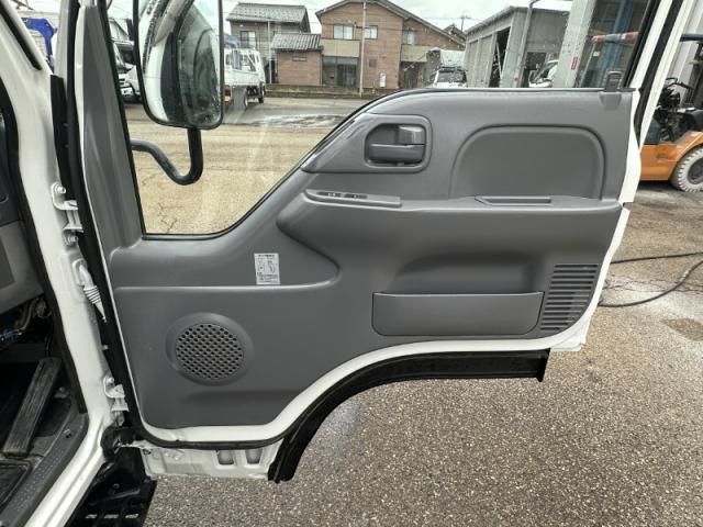 ISUZU ELF 2013 Image 31