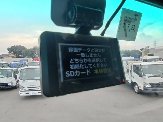 NISSAN DIESEL QUON 2019 Image 31