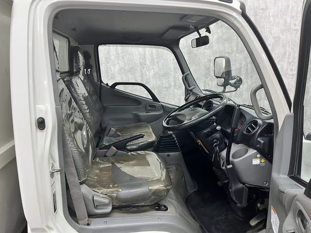 HINO DUTRO 2017 Image 31