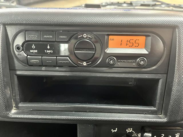 HINO DUTRO 2017 Image 31