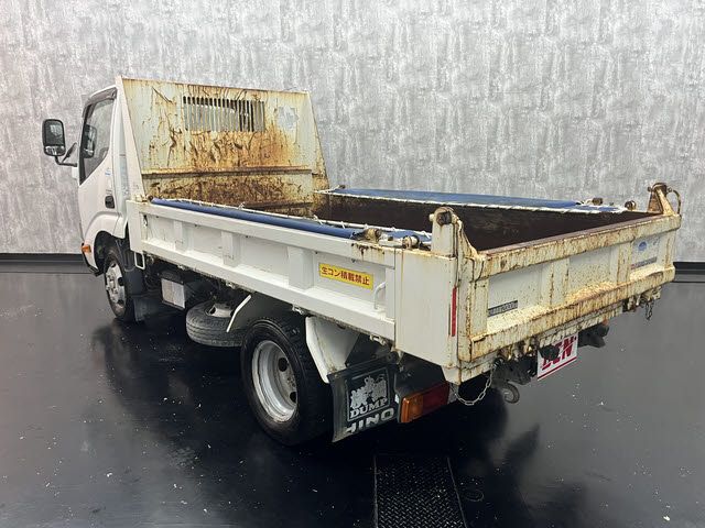 HINO DUTRO 2017 Image 31