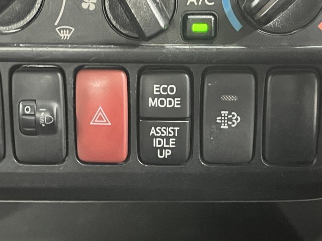 HINO DUTRO 2017 Image 31