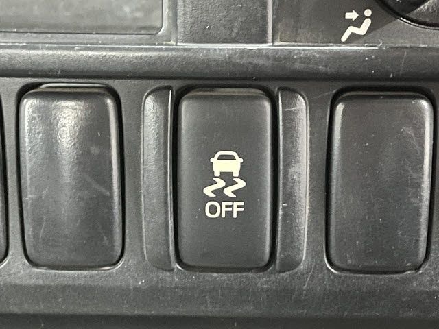 HINO DUTRO 2017 Image 31