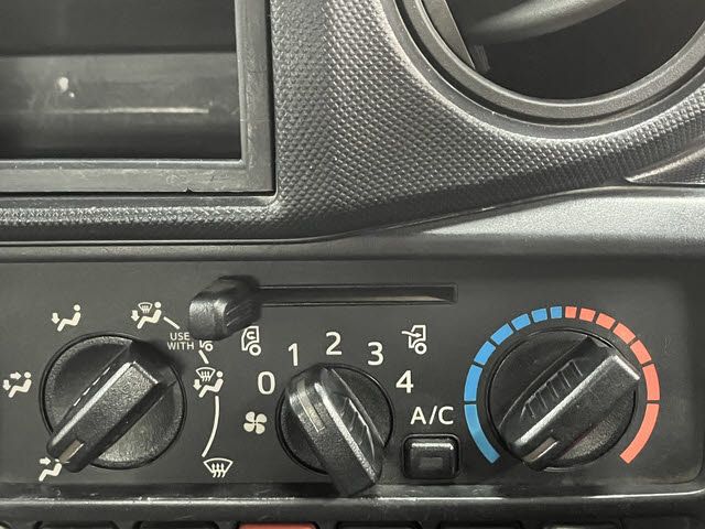 HINO DUTRO 2017 Image 31