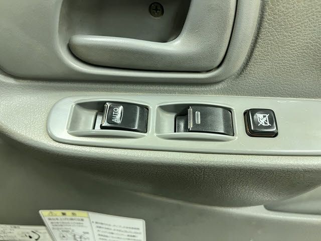 HINO DUTRO 2017 Image 31