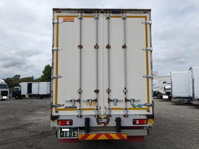 NISSAN DIESEL QUON 2018 Image 31