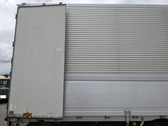 NISSAN DIESEL QUON 2018 Image 31