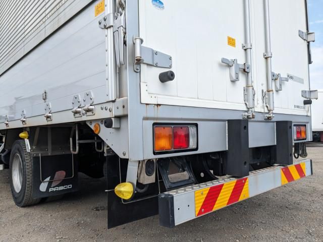 MITSUBISHI FUSOU FIGHTER 2015 Image 31