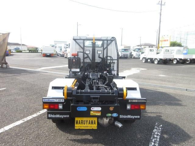 MITSUBISHI CANTER 2024 Image 31