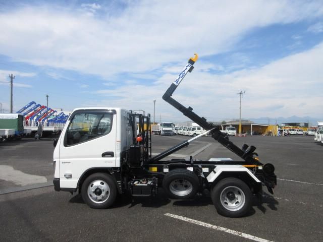 MITSUBISHI CANTER 2024 Image 31