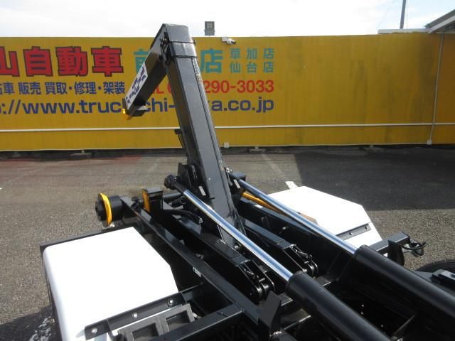 MITSUBISHI CANTER 2024 Image 31