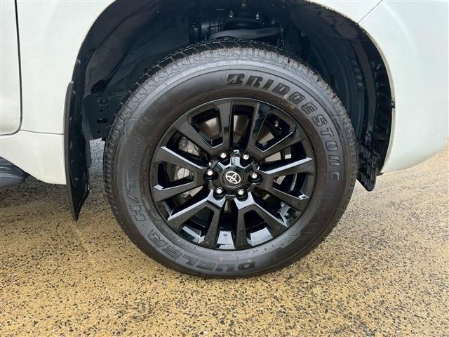 TOYOTA LANDCRUISER PRADO 2022 Image 31