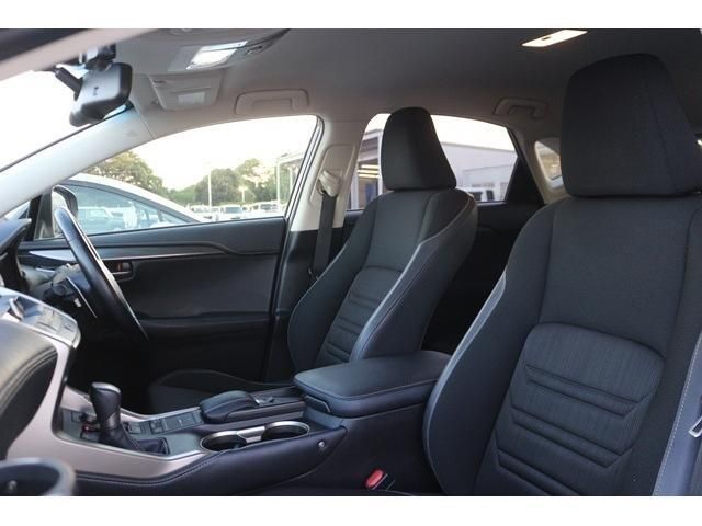 TOYOTA LEXUS NX200T 2015 Image 31