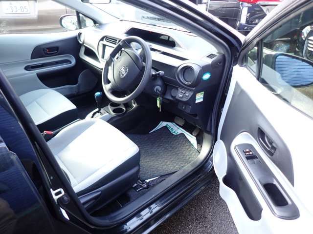 TOYOTA AQUA 2012 Image 31